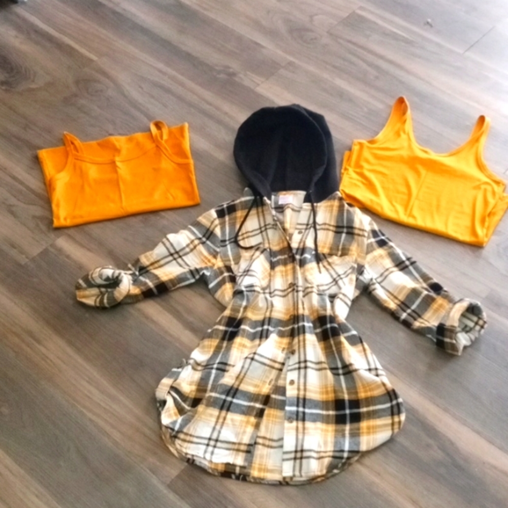 Hooded flannel bundle w/ 2 matching tank tops